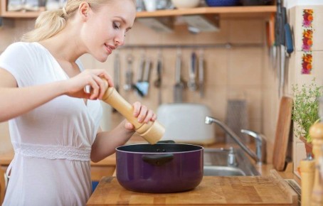 Что делать, если еда пересолена: эффективные советы