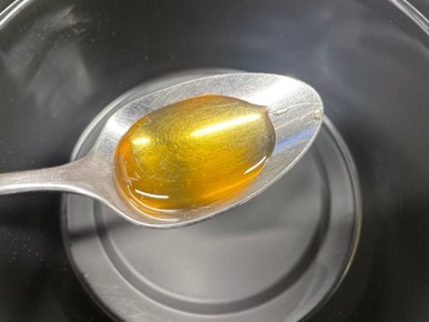 Секрет сочного мяса: как мед улучшает маринад