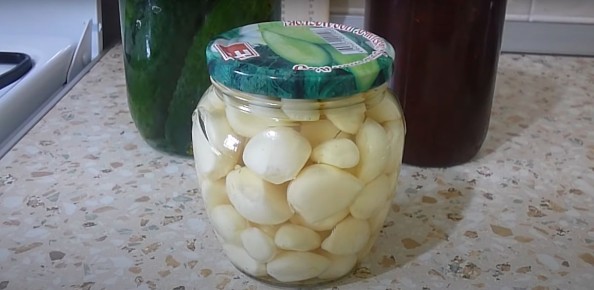 Маринованный чеснок: секрет хрустящего вкуса на зиму