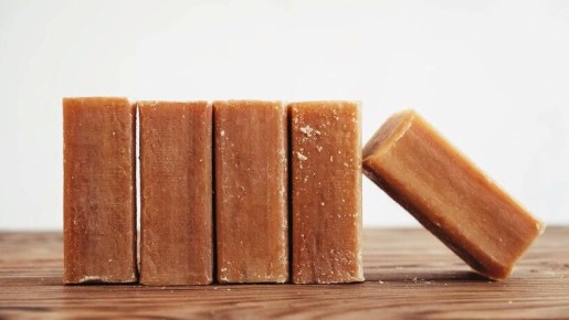 Полезное и недорогое: как хозяйственное мыло может изменить ваш быт