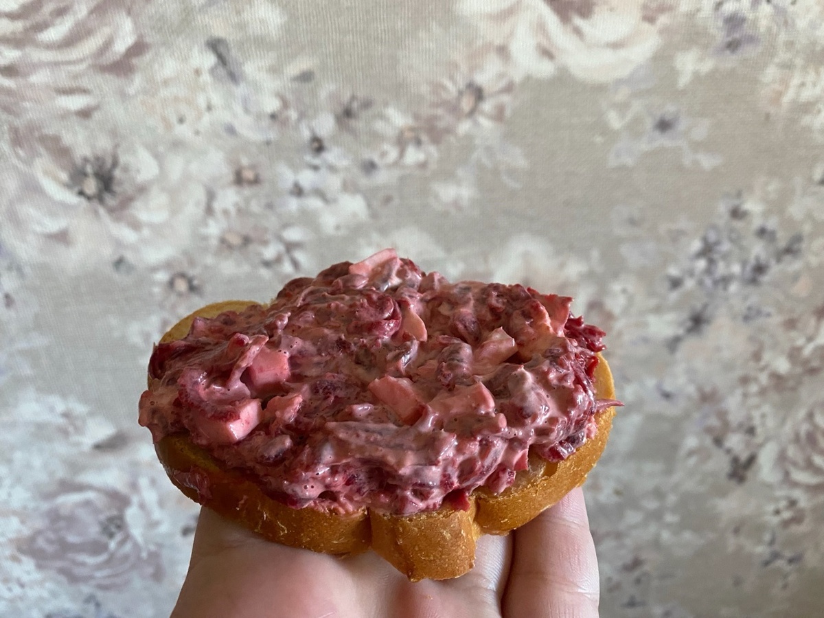 Быстрый и вкусный салат из свеклы с чесноком для занятых