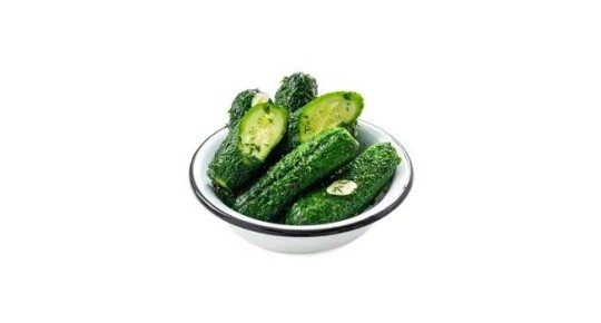 Малосольные огурцы в пакете: простой рецепт для летнего угощения