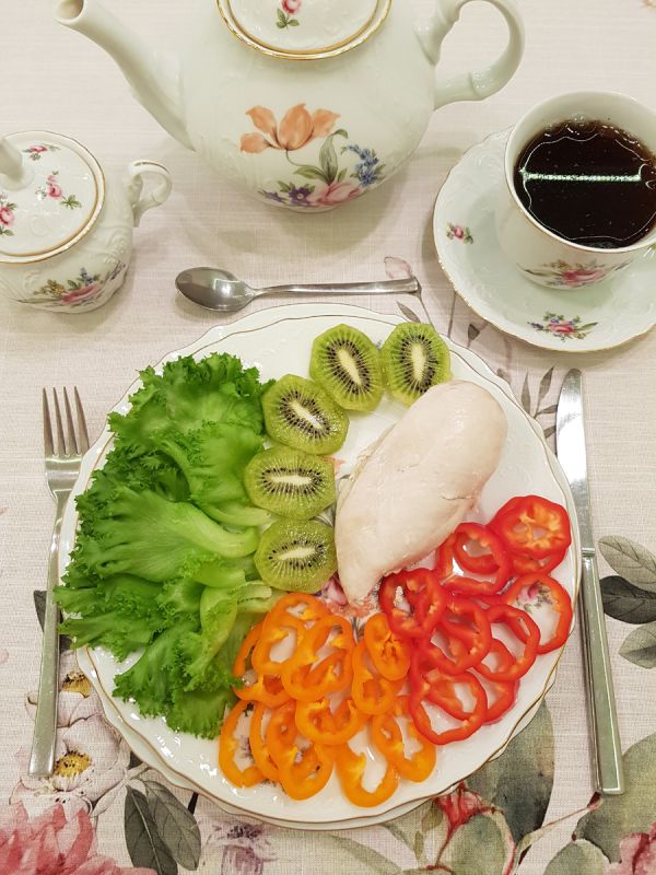 Как приготовить идеальную вареную куриную грудку: простые секреты