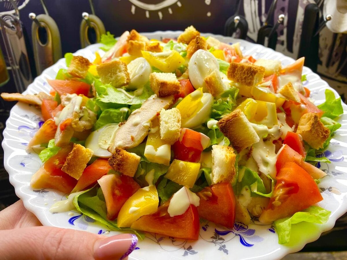 Почти кулинарное преступление: почему заправлять Цезарь майонезом — это ошибка