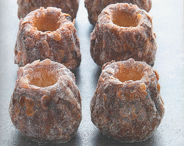 Праздничный куглоф: как испечь нежный кекс с ароматом весны