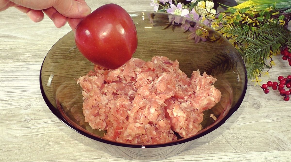 Котлеты с яблоком: секрет сочности и невероятного вкуса