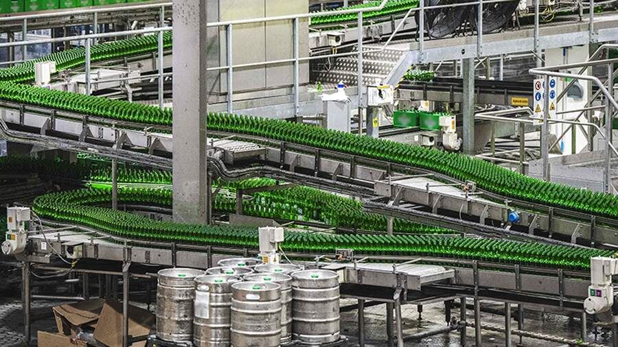 Heineken идет на сокращение сотрудников из-за падения продаж