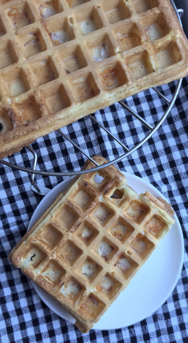 Вафли с ветчиной и сыром: идеальный завтрак в дождливый день