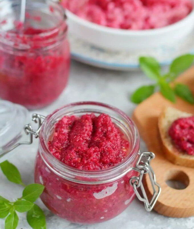 Пикантный деликатес: свекла с сыром и чесноком