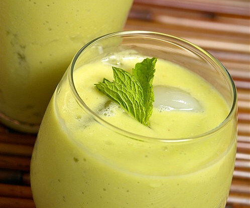 Кокосово-авокадовый напиток: легкость и свежесть в каждой капле