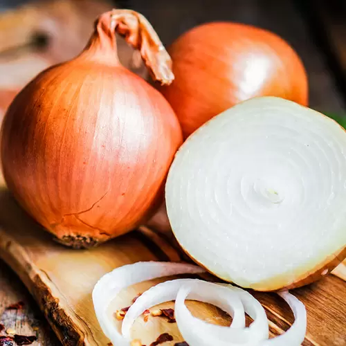 Цены на лук и другие овощи: когда слезы от резки сменяются слезами от цен