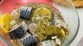 Восторг за столом: как подготовить скумбрию в маринаде с лимоном и луком