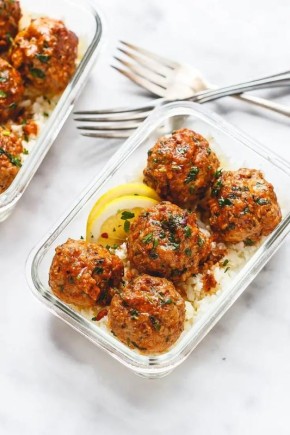 Нежные рыбные фрикадельки в томатном соусе: быстро и вкусно