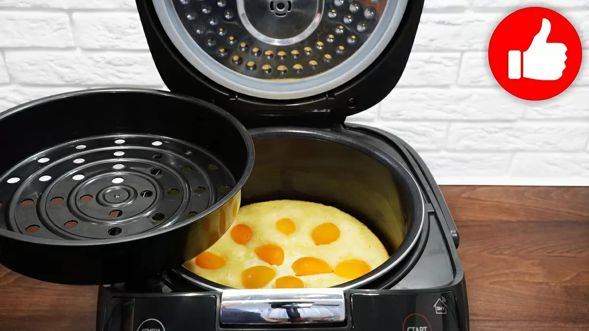 Пирог с творогом и абрикосами: легкая выпечка для чаепития в мультиварке