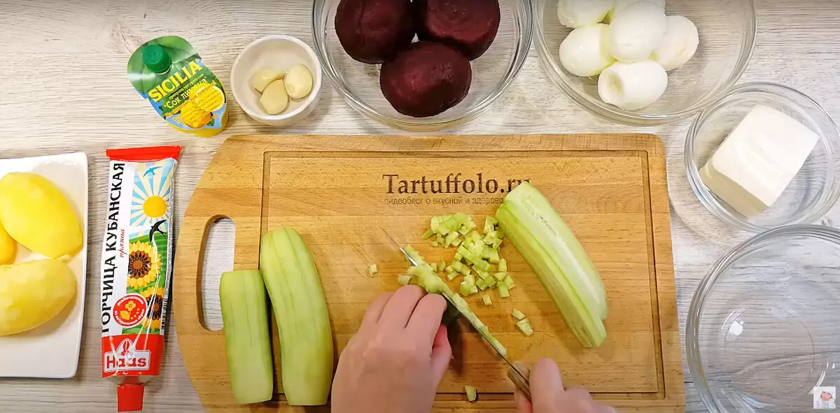 Необычный салат со свеклой: прощай, селедка под шубой!