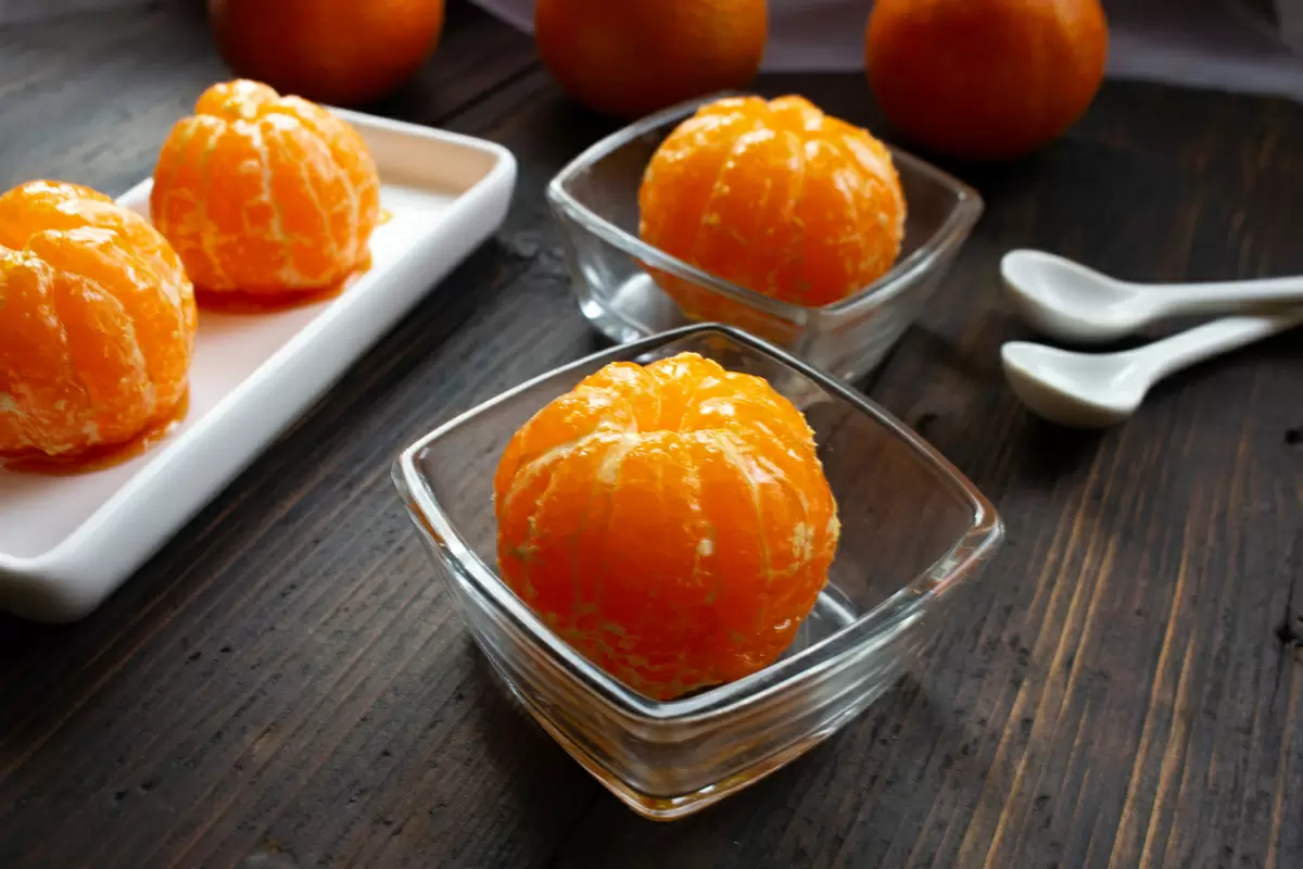 Новогодние мандарины в карамели: изысканное угощение для взрослых