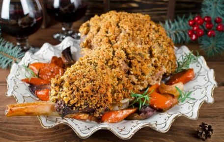 Баранья нога под хрустящей корочкой: гастрономическая находка для вашего стола