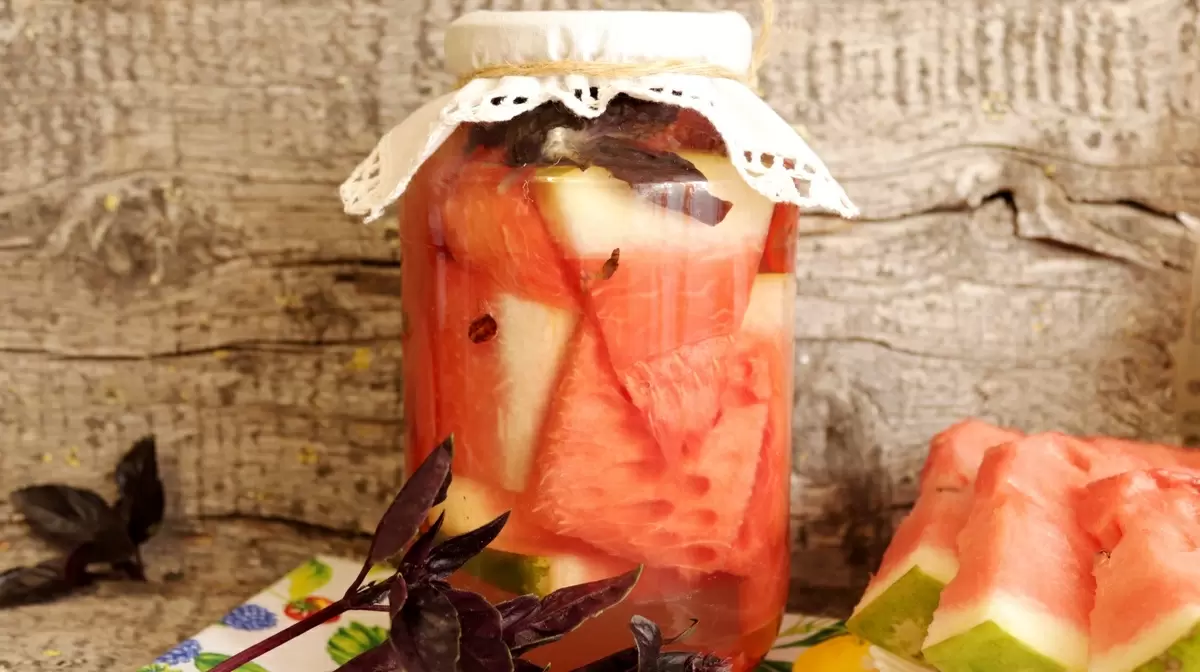 Пикантные арбузы: как заготовить летний вкус в банке?