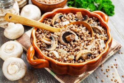 5 креативных рецептов с гречкой для каждого стола