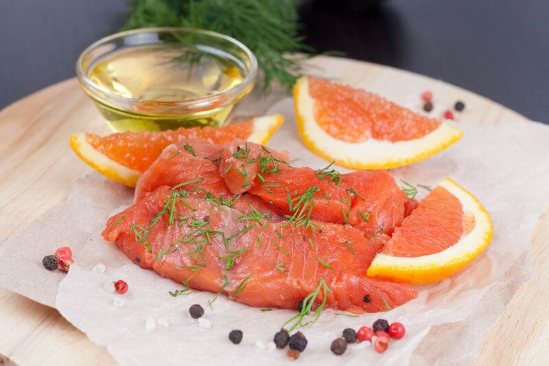 Праздничные угощения: как вкусно замариновать и засолить рыбу